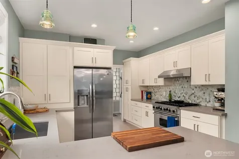 6411 Woodland Place N Seattle WA 98103