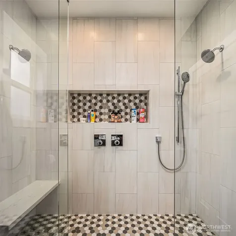 6411 Woodland Place N Seattle WA 98103
