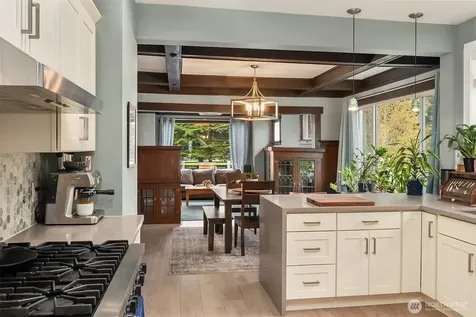 6411 Woodland Place N Seattle WA 98103
