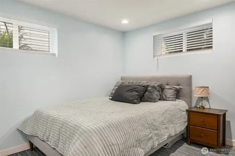 6411 Woodland Place N Seattle WA 98103