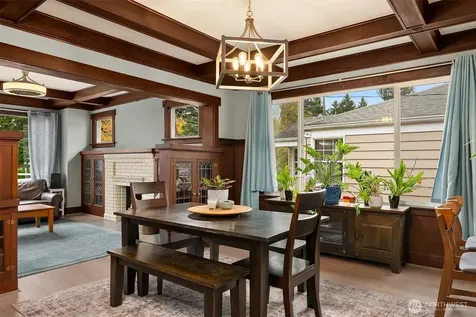 6411 Woodland Place N Seattle WA 98103