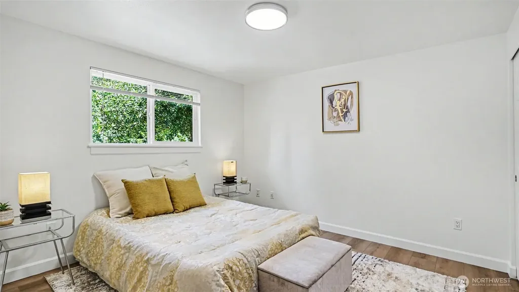 11040 40th Avenue NE Seattle WA 98125
