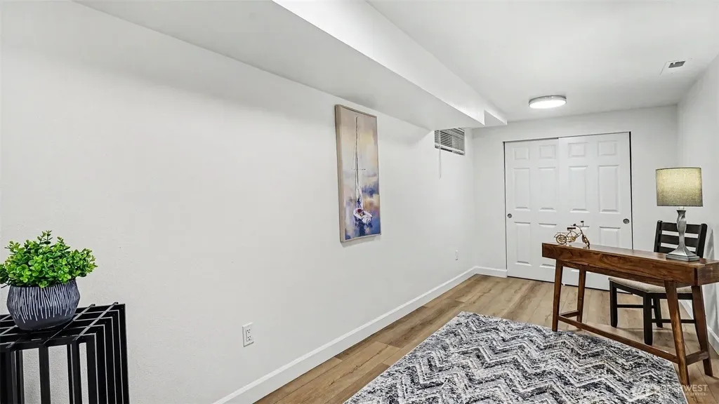 11040 40th Avenue NE Seattle WA 98125