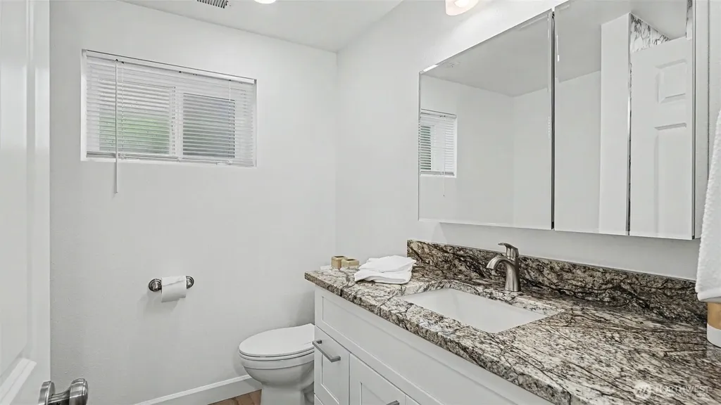 11040 40th Avenue NE Seattle WA 98125