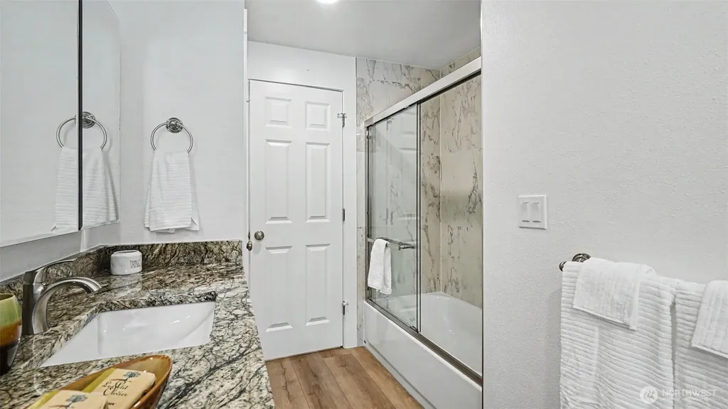 11040 40th Avenue NE Seattle WA 98125