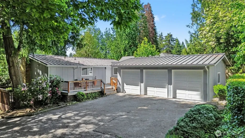 11040 40th Avenue NE Seattle WA 98125