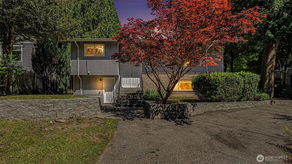 11040 40th Avenue NE Seattle WA 98125