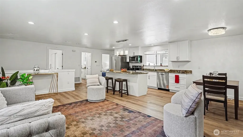 11040 40th Avenue NE Seattle WA 98125