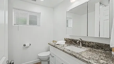 11040 40th Avenue NE Seattle WA 98125