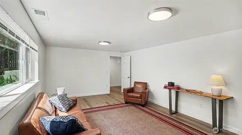 11040 40th Avenue NE Seattle WA 98125