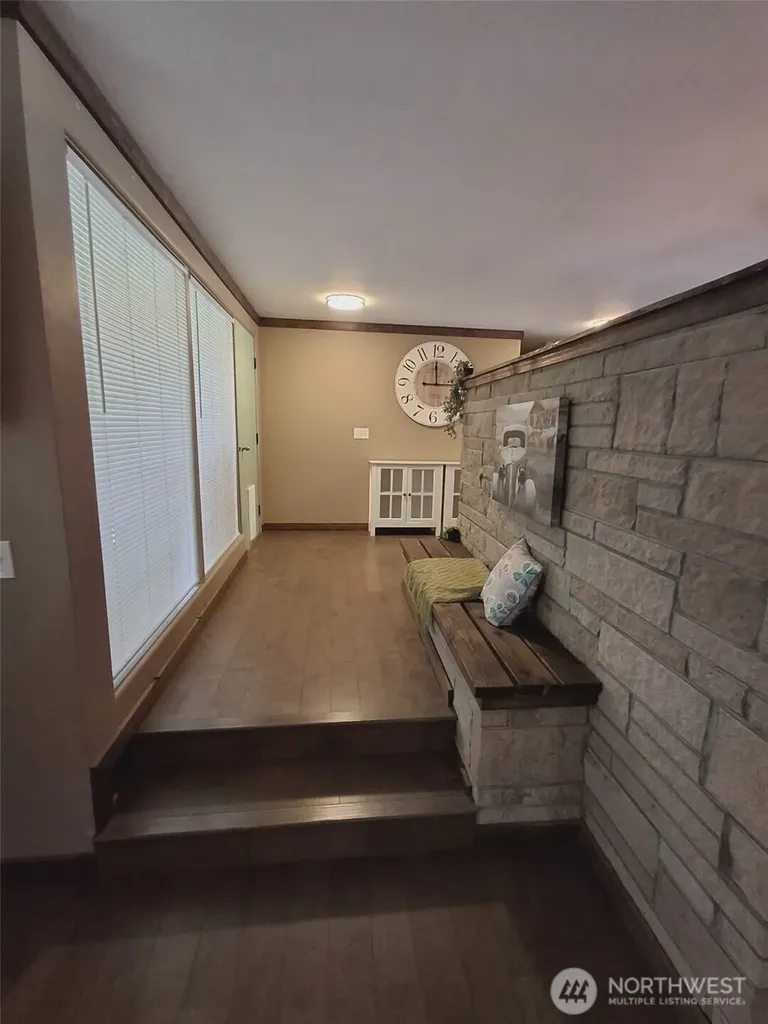 310 W Pine Street Elma WA 98541