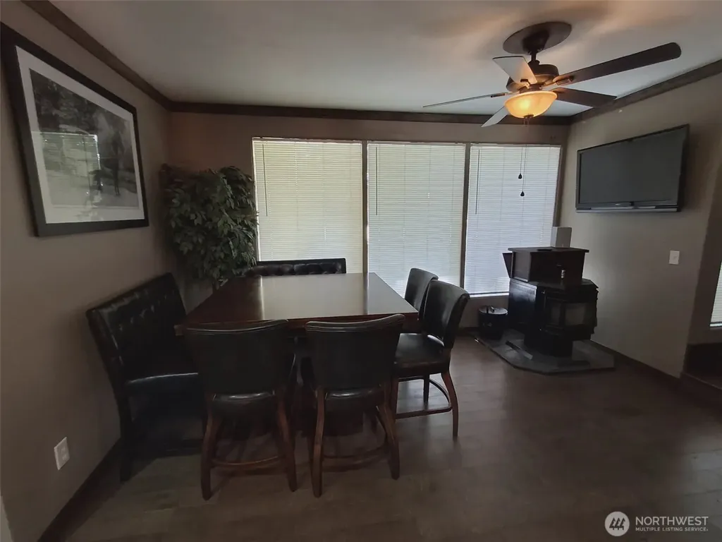 310 W Pine Street Elma WA 98541