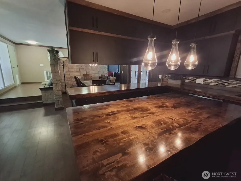 310 W Pine Street Elma WA 98541