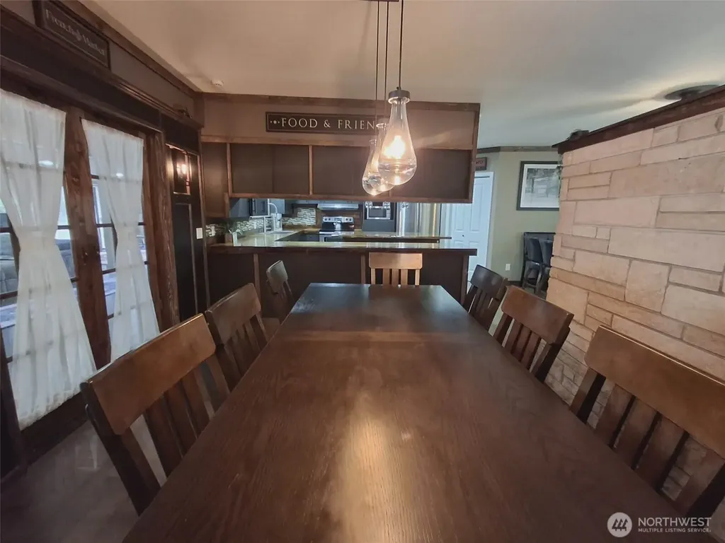 310 W Pine Street Elma WA 98541