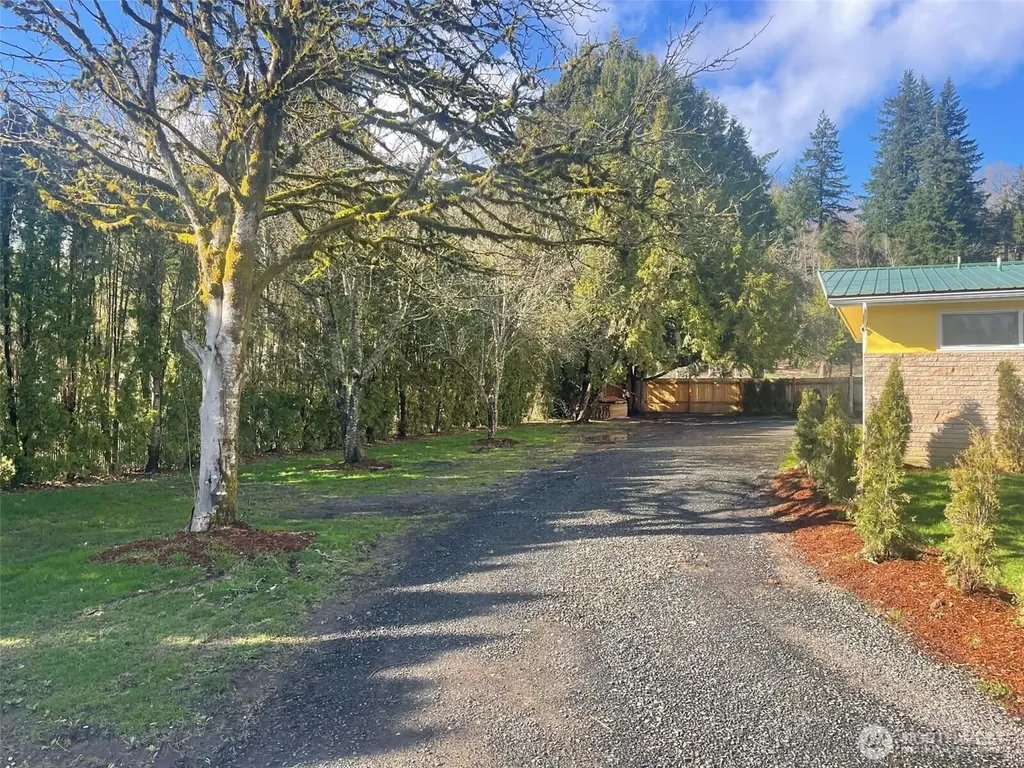 310 W Pine Street Elma WA 98541