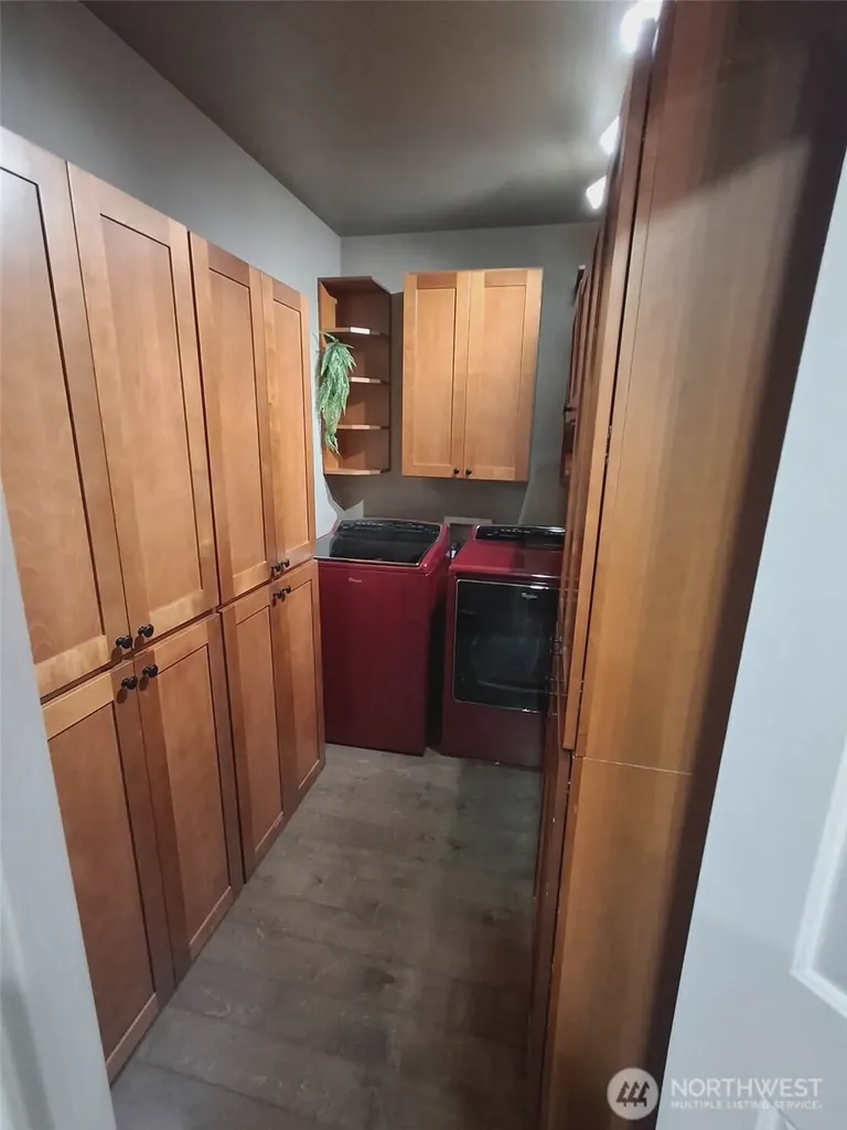310 W Pine Street Elma WA 98541