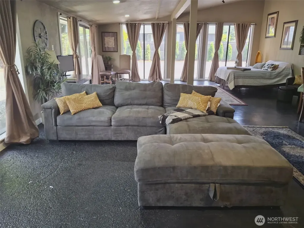 310 W Pine Street Elma WA 98541