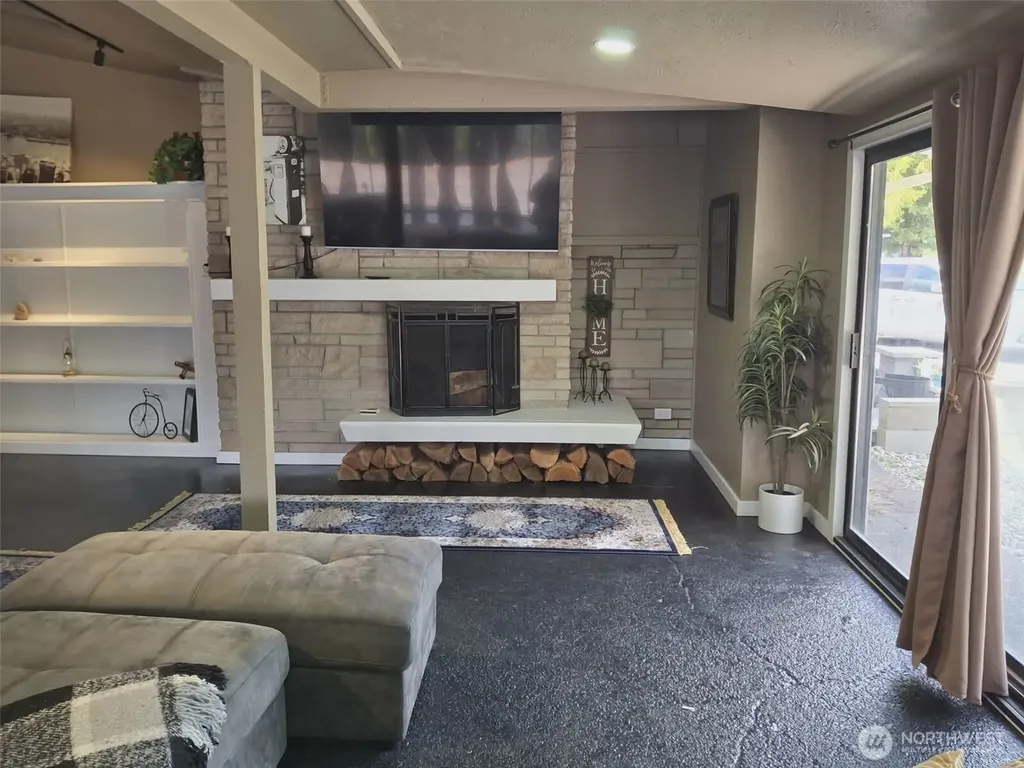 310 W Pine Street Elma WA 98541