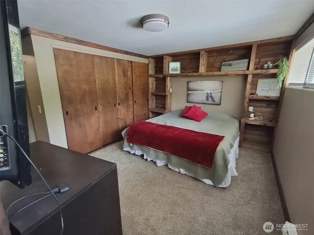 310 W Pine Street Elma WA 98541