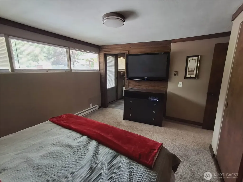 310 W Pine Street Elma WA 98541