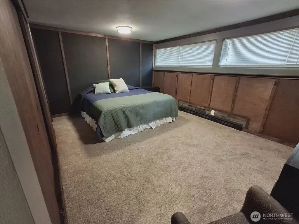 310 W Pine Street Elma WA 98541