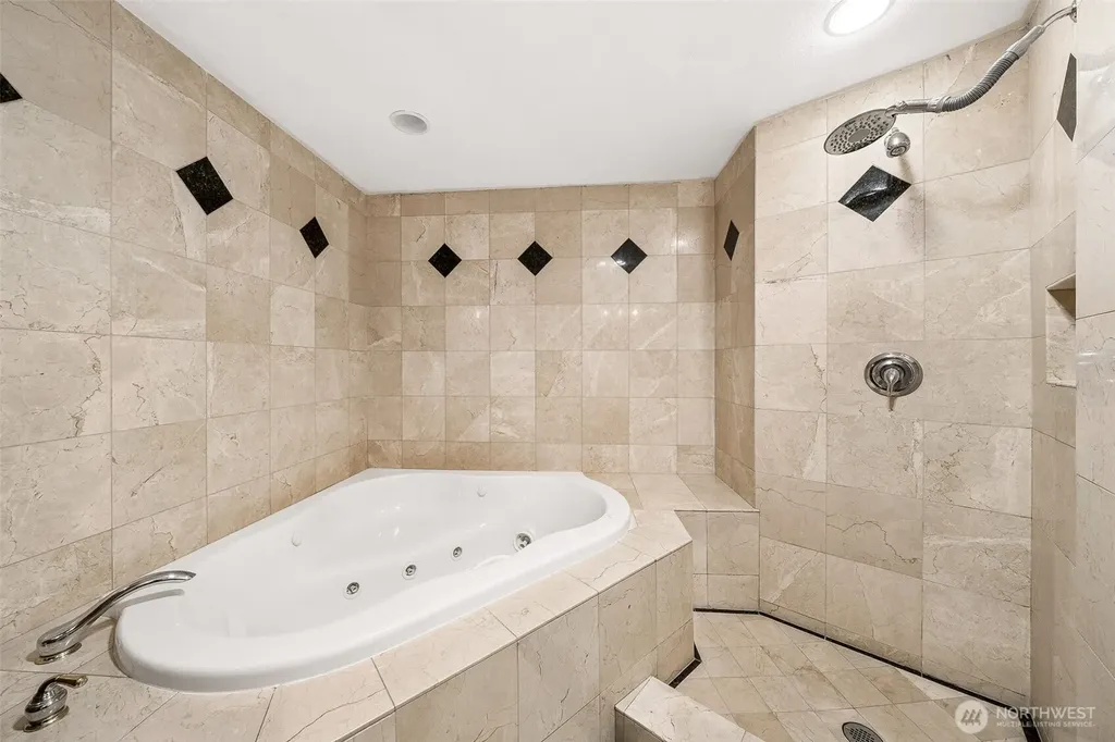 6804 Vandermark Road Bonney Lake WA 98391