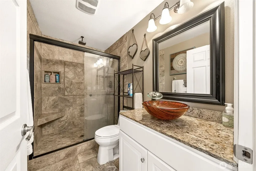 6804 Vandermark Road Bonney Lake WA 98391