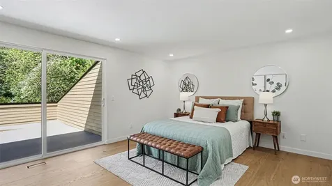6560 W Mercer Way Mercer Island WA 98040