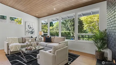 6560 W Mercer Way Mercer Island WA 98040