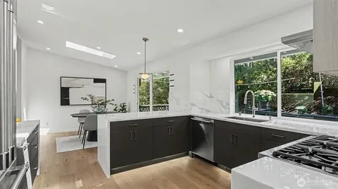 6560 W Mercer Way Mercer Island WA 98040
