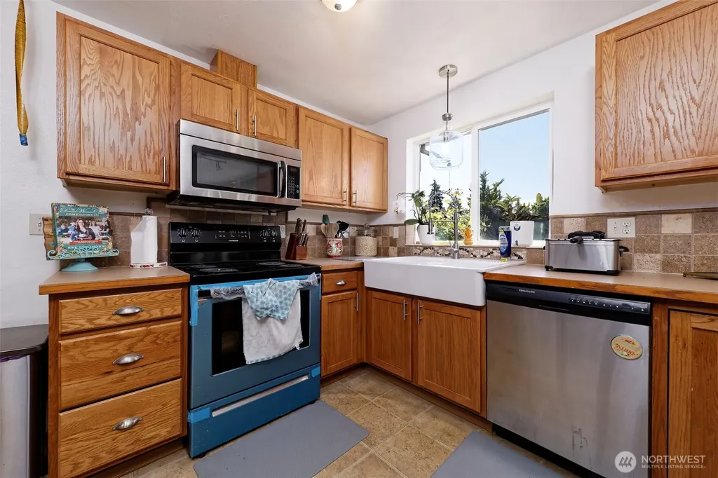 361 N North Hill Road Hoodsport WA 98548