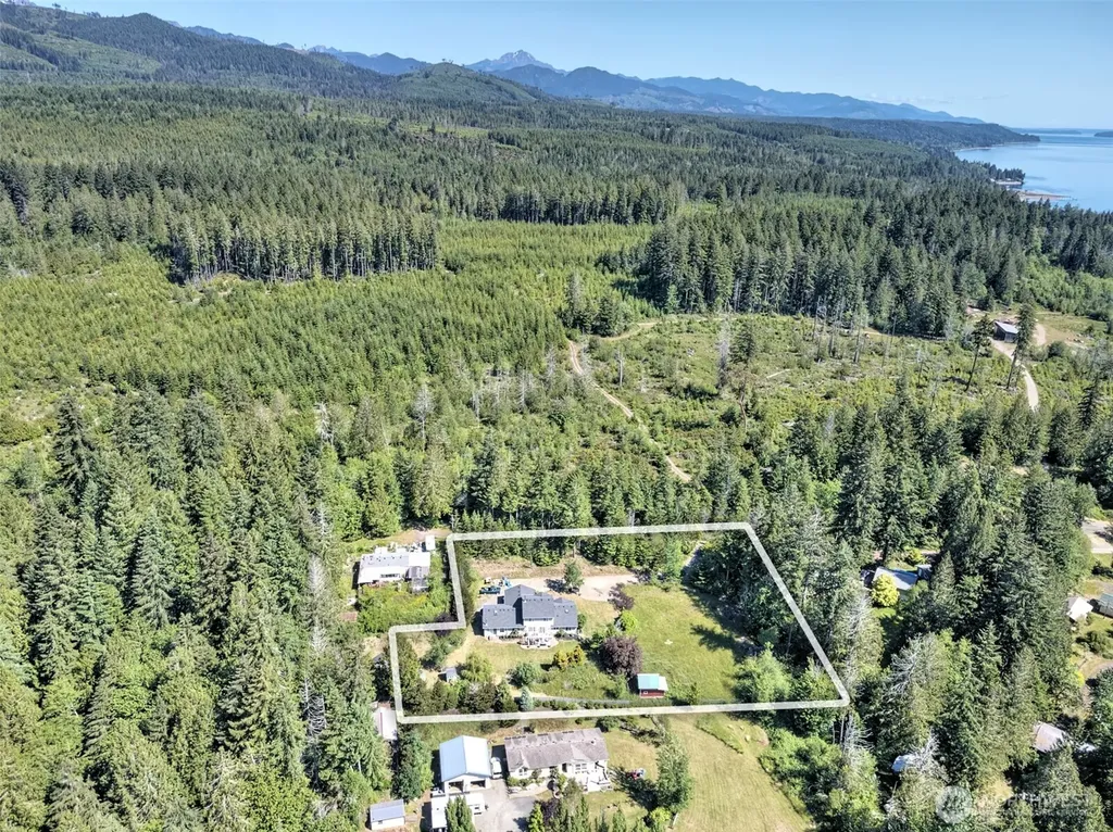 361 N North Hill Road Hoodsport WA 98548