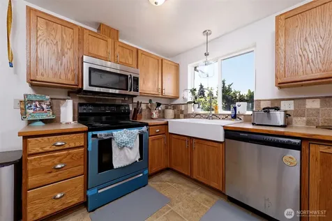 361 N North Hill Road Hoodsport WA 98548