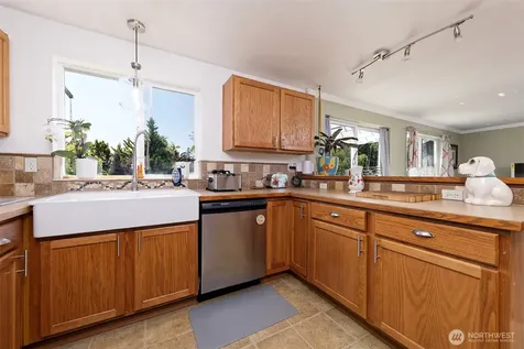 361 N North Hill Road Hoodsport WA 98548