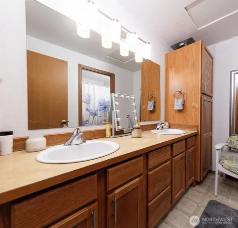 361 N North Hill Road Hoodsport WA 98548