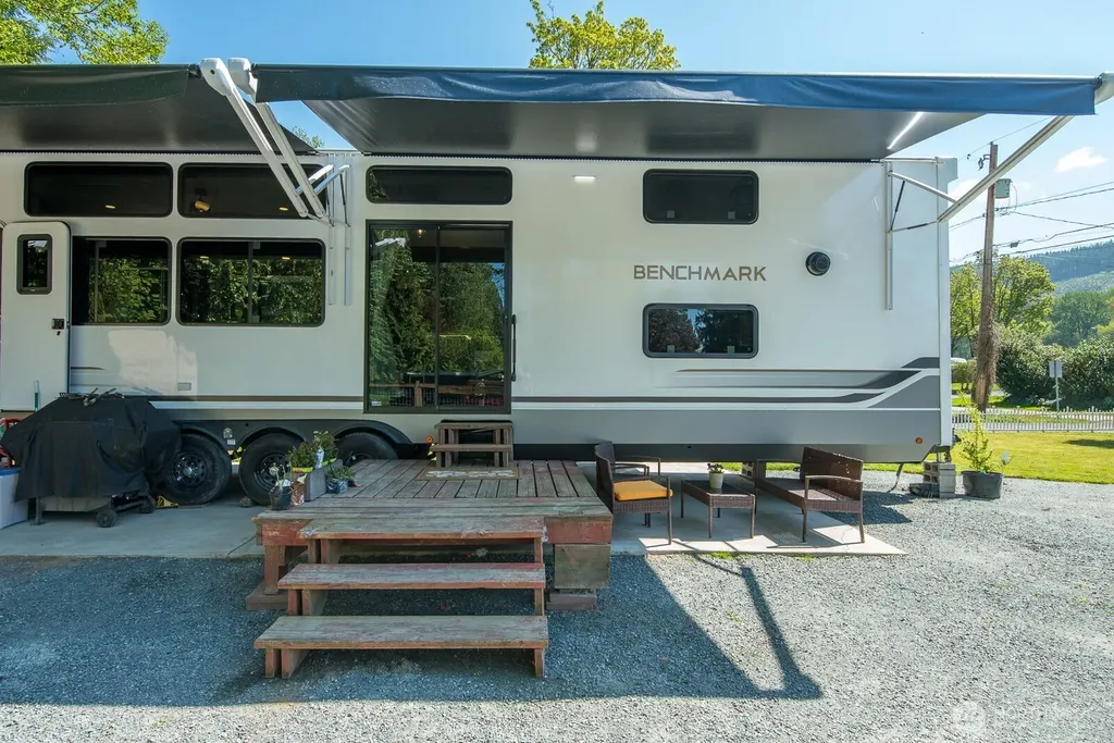 23727 Cove Road Sedro Woolley WA 98284