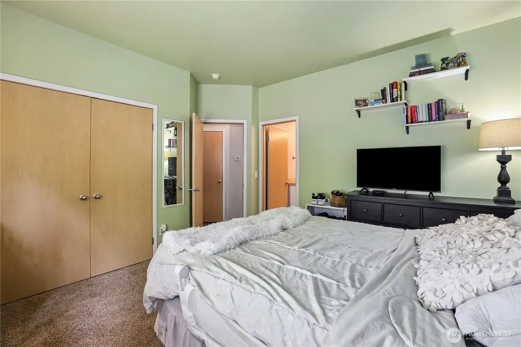 11308 6th Avenue E Tacoma WA 98445