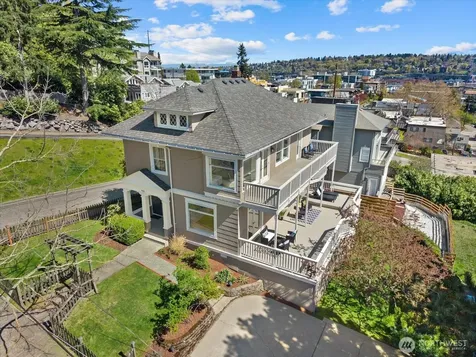 920 4th Avenue N Seattle WA 98109