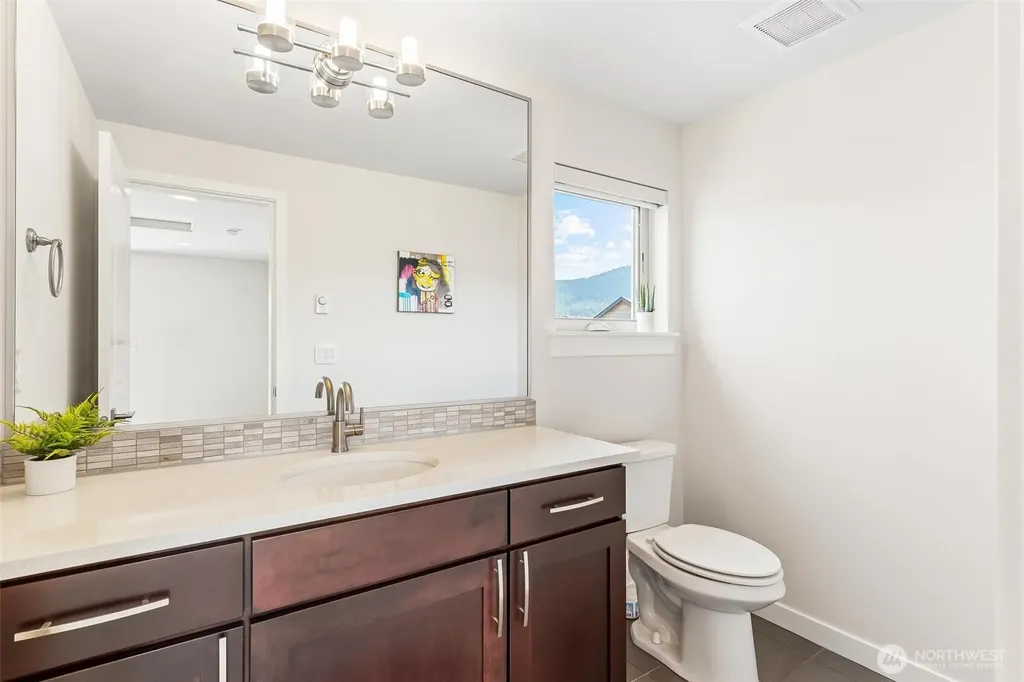 966 6th Avenue NE Issaquah WA 98029