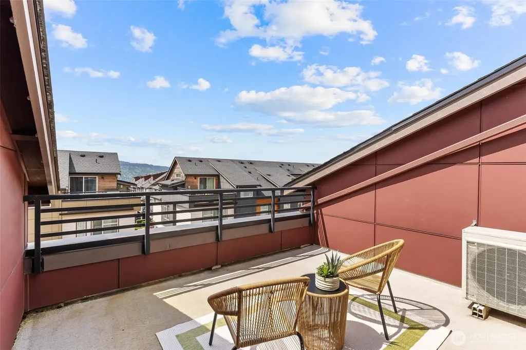 966 6th Avenue NE Issaquah WA 98029