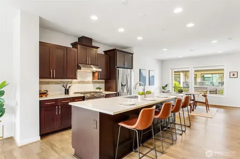 966 6th Avenue NE Issaquah WA 98029