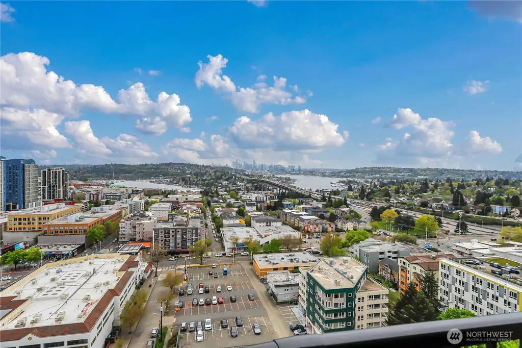 4540 8th Avenue NE Seattle WA 98105
