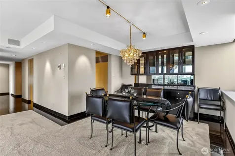 4540 8th Avenue NE Seattle WA 98105