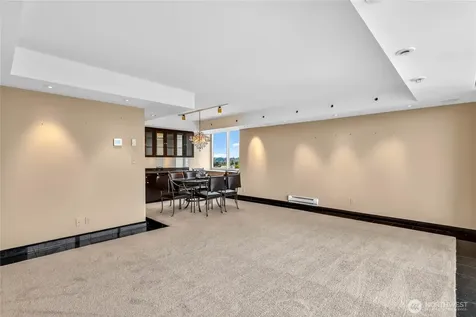 4540 8th Avenue NE Seattle WA 98105