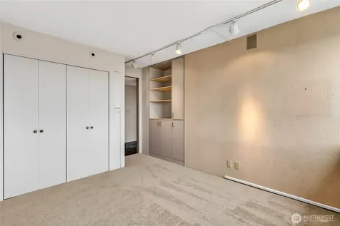 4540 8th Avenue NE Seattle WA 98105