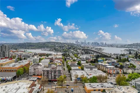 4540 8th Avenue NE Seattle WA 98105