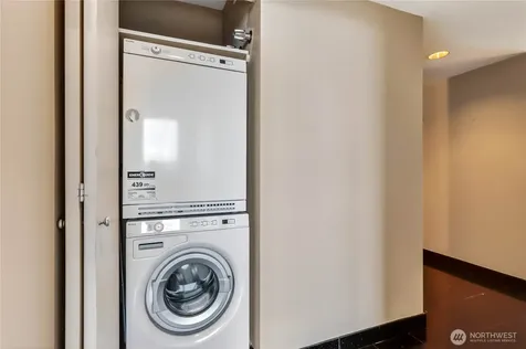4540 8th Avenue NE Seattle WA 98105