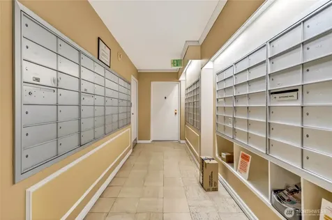 4540 8th Avenue NE Seattle WA 98105