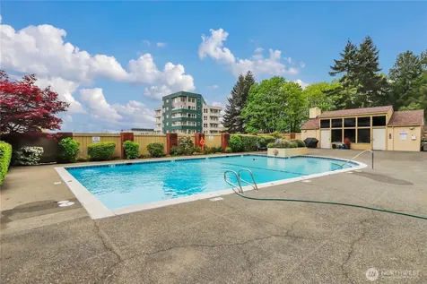 4540 8th Avenue NE Seattle WA 98105