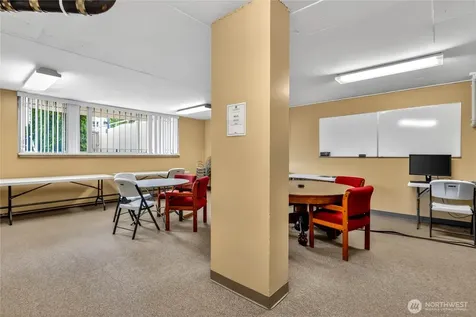 4540 8th Avenue NE Seattle WA 98105